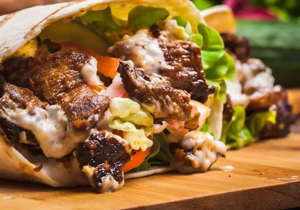 Pyszny kebab w cieście przepis, który zaskoczy Twoich gości