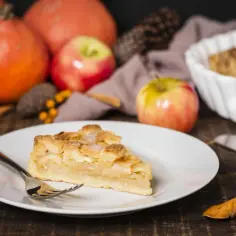Jak podgrzać szarlotkę w mikrofali, aby nie była gumowata