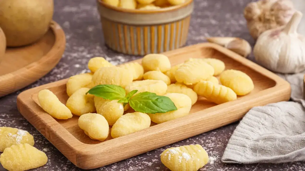 Domowe gnocchi, idealne do sosów. Zobacz, z czym podawać ten pyszny gnocchi przepis.